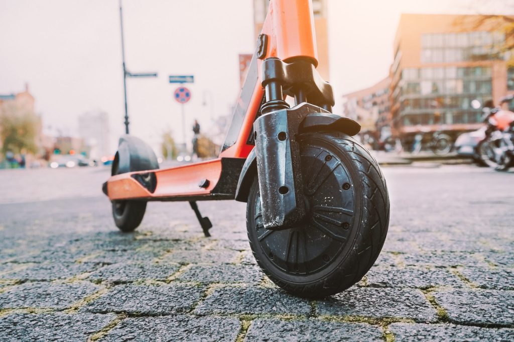 roues d'une trottinette freestyle